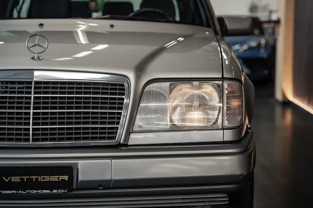 MERCEDES-BENZ E 220 T Automatic