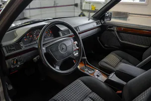 MERCEDES-BENZ E 220 T Automatic