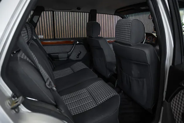 MERCEDES-BENZ E 220 T Automatic