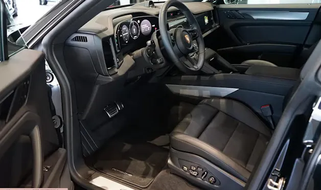 PORSCHE Cayenne Electric 113 kWh