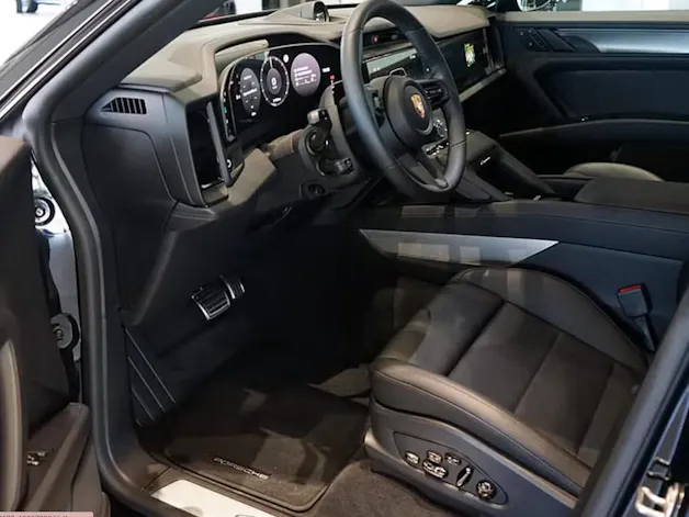 PORSCHE Cayenne Electric 113 kWh