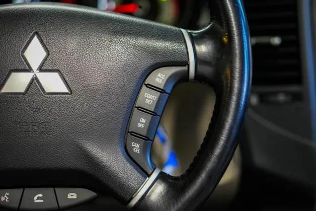 Mitsubishi Pajero 3.2 DI-D Intense Automatic