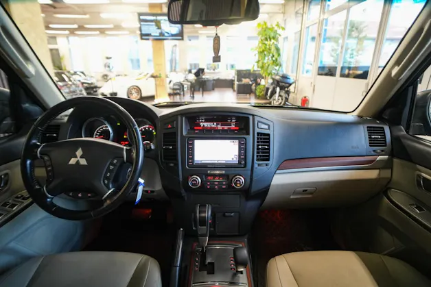 Mitsubishi Pajero 3.2 DI-D Intense Automatic