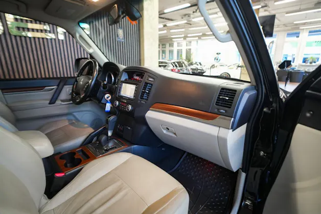 Mitsubishi Pajero 3.2 DI-D Intense Automatic