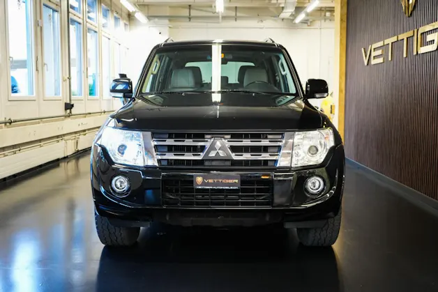 Mitsubishi Pajero 3.2 DI-D Intense Automatic