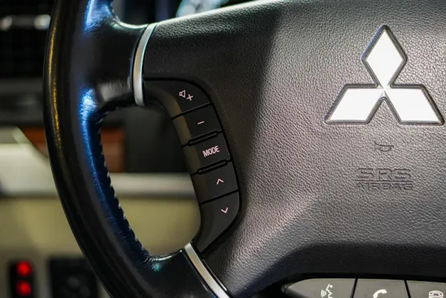 Mitsubishi Pajero 3.2 DI-D Intense Automatic