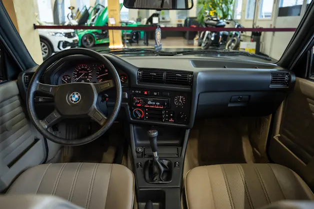BMW 320i