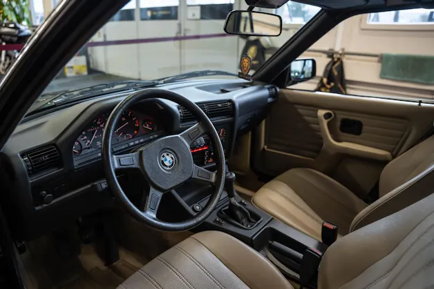 BMW 320i