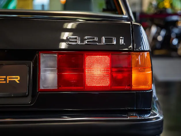 BMW 320i