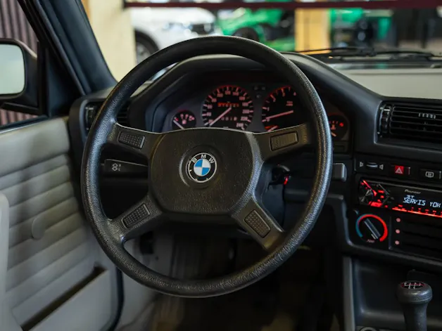 BMW 320i