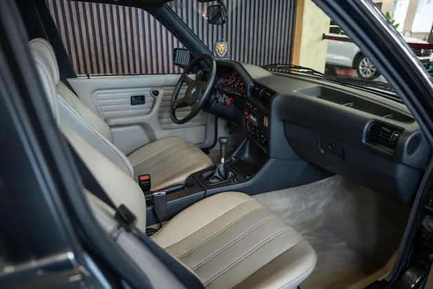 BMW 320i