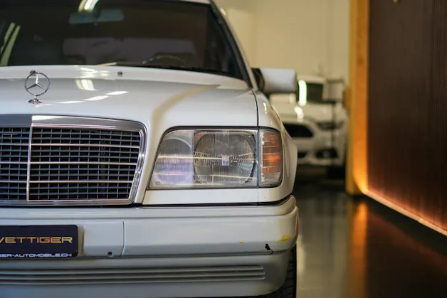 MERCEDES-BENZ E 280