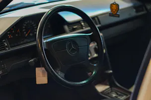MERCEDES-BENZ E 280