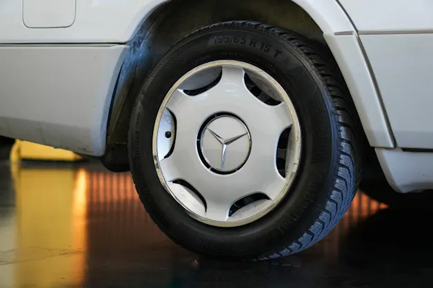 MERCEDES-BENZ E 280