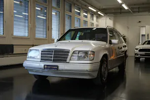 MERCEDES-BENZ E 280