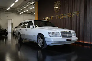 MERCEDES-BENZ E 280