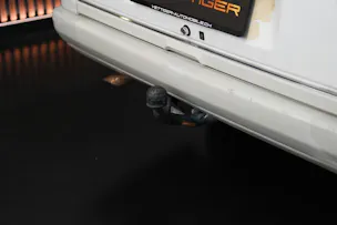 MERCEDES-BENZ E 280