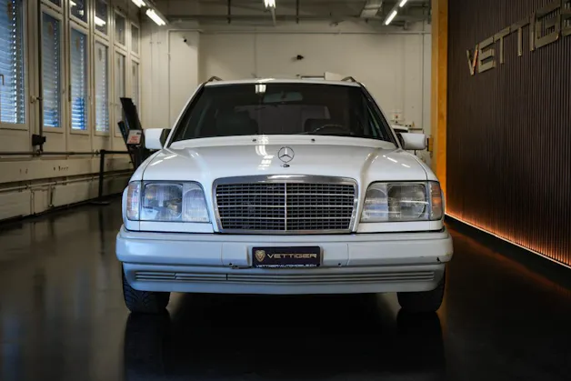 MERCEDES-BENZ E 280