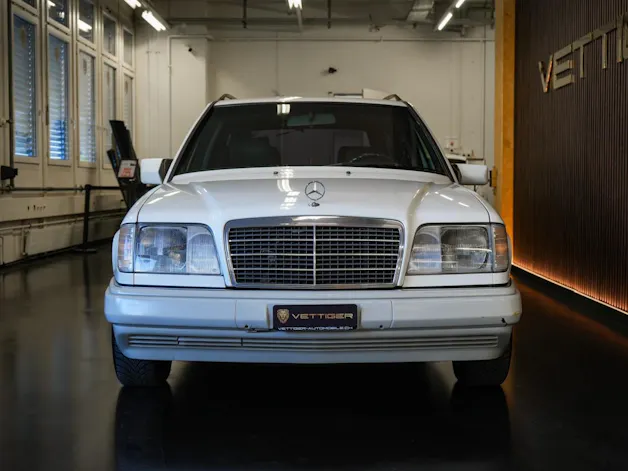 MERCEDES-BENZ E 280
