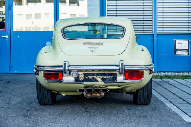 Jaguar E-Type V12 2+2 III
