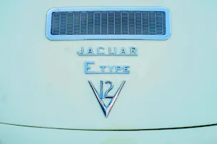 Jaguar E-Type V12 2+2 III