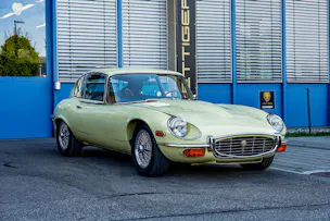 Jaguar E-Type V12 2+2 III