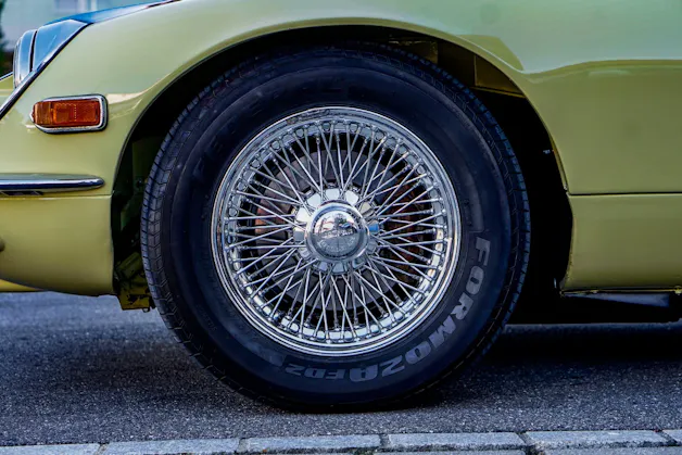 Jaguar E-Type V12 2+2 III