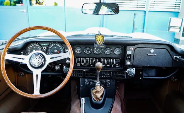 Jaguar E-Type V12 2+2 III