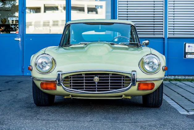 Jaguar E-Type V12 2+2 III