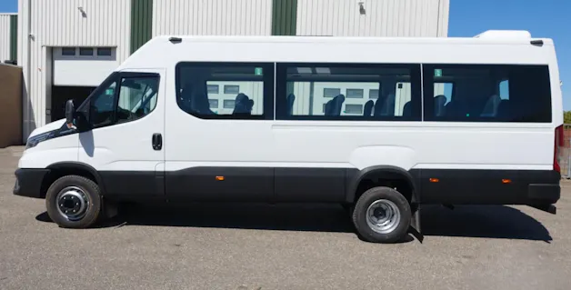 IVECO Daily 65 C 18H 24 Sitzer Reisebus