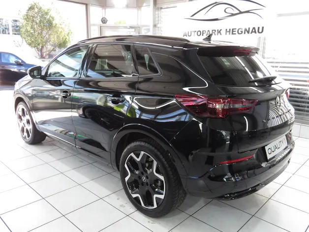 OPEL Grandland 1.2i TP Blitz Automatik