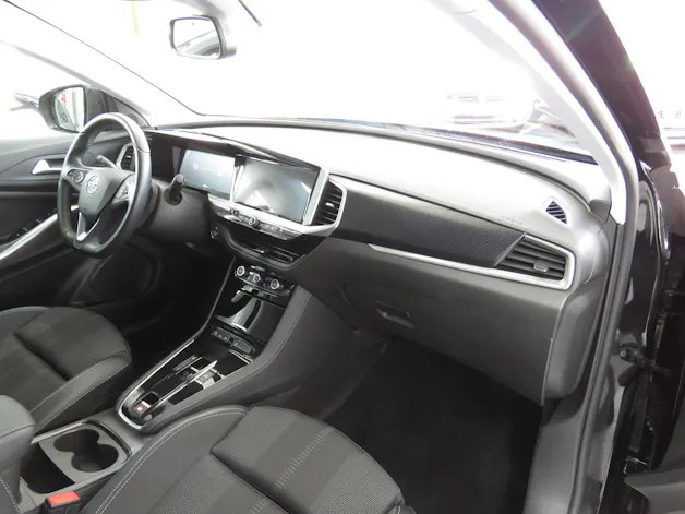 OPEL Grandland 1.2i TP Blitz Automatik