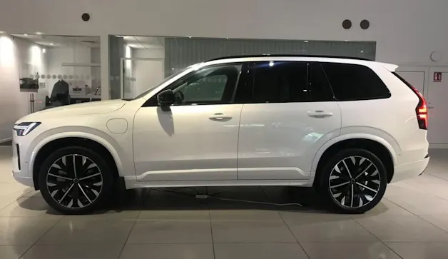 VOLVO XC90 T8 eAWD PluginHybrid Ultra Dark Geartronic
