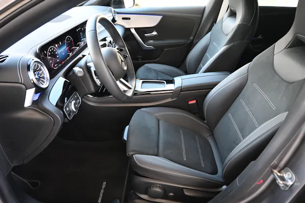 MERCEDES-BENZ CLA 200d AMG Line Shooting Brake 7G-DCT + AHK 1600kg