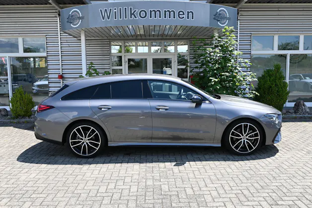 MERCEDES-BENZ CLA 200d AMG Line Shooting Brake 7G-DCT + AHK 1600kg