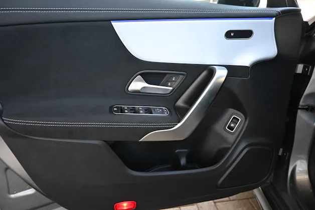 MERCEDES-BENZ CLA 200d AMG Line Shooting Brake 7G-DCT + AHK 1600kg