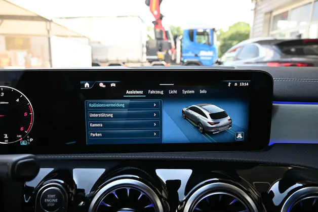 MERCEDES-BENZ CLA 200d AMG Line Shooting Brake 7G-DCT + AHK 1600kg
