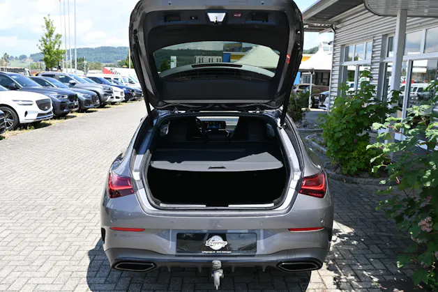 MERCEDES-BENZ CLA 200d AMG Line Shooting Brake 7G-DCT + AHK 1600kg