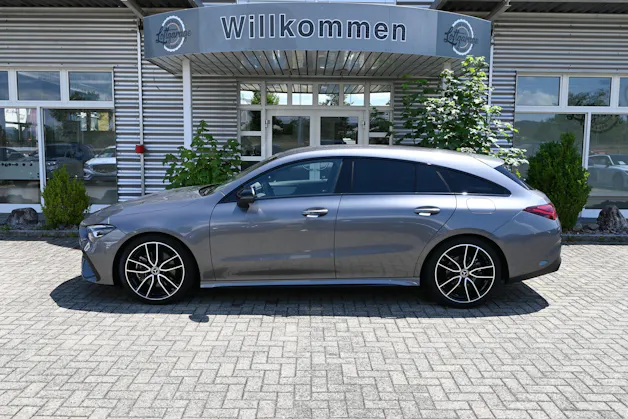 MERCEDES-BENZ CLA 200d AMG Line Shooting Brake 7G-DCT + AHK 1600kg