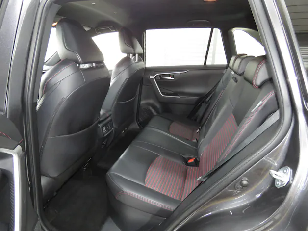 Suzuki Across 2.5 Plug-in-Hybrid Compact Top E-CVT (Automat)