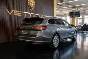 SKODA Superb Combi 2.0 TDi Selection 4x4 DSG