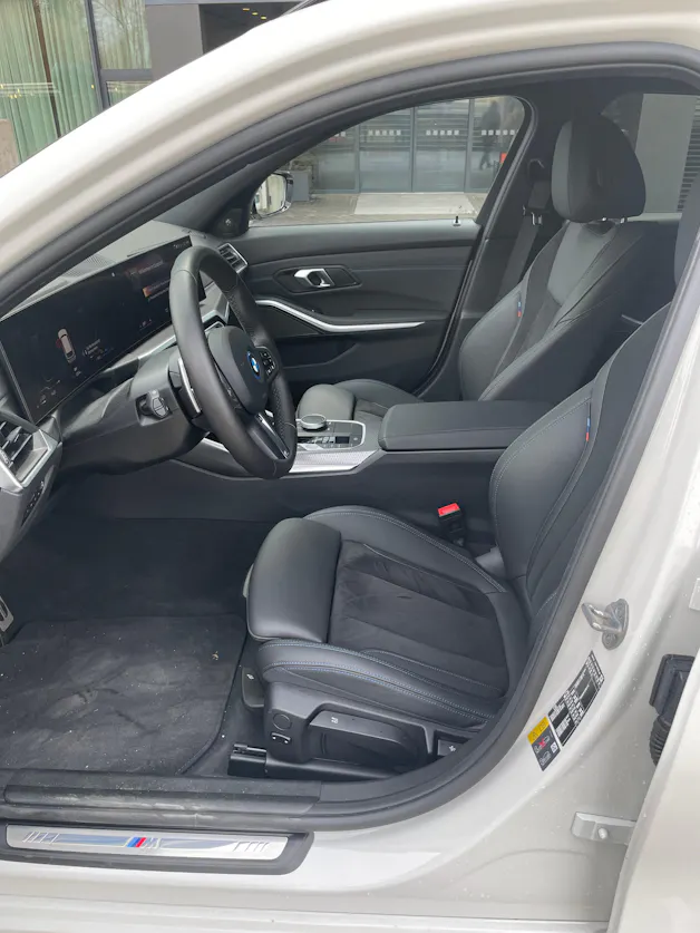 BMW 330e x DriveTouring Steptronic M Sport Pro