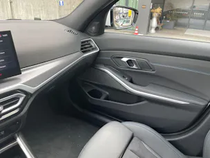 BMW 330e x DriveTouring Steptronic M Sport Pro