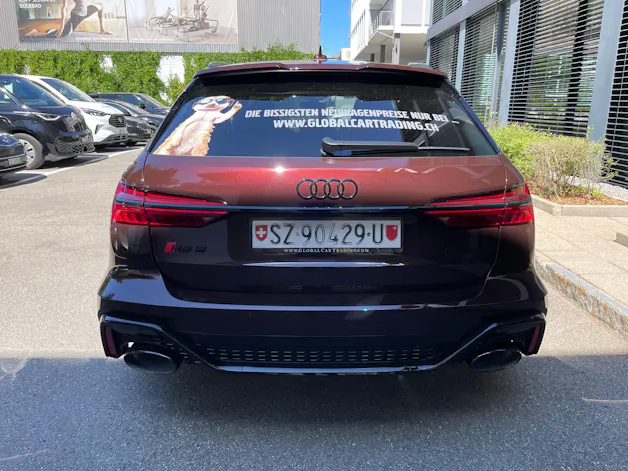 AUDI RS6 Avant 4.0 TFSI V8 quattro mit Milltek-Abgasanlage und Vossen