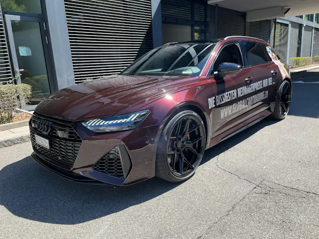 AUDI RS6 Avant 4.0 TFSI V8 quattro mit Milltek-Abgasanlage und Vossen