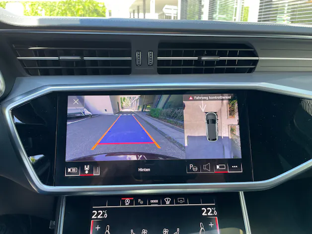 AUDI RS6 Avant 4.0 TFSI V8 quattro mit Milltek-Abgasanlage und Vossen
