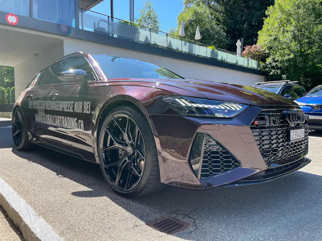 AUDI RS6 Avant 4.0 TFSI V8 quattro mit Milltek-Abgasanlage und Vossen
