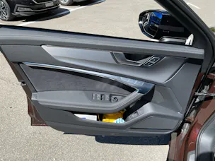 AUDI RS6 Avant 4.0 TFSI V8 quattro mit Milltek-Abgasanlage und Vossen