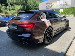 AUDI RS6 Avant 4.0 TFSI V8 quattro mit Milltek-Abgasanlage und Vossen