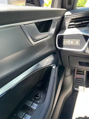 AUDI RS6 Avant 4.0 TFSI V8 quattro mit Milltek-Abgasanlage und Vossen